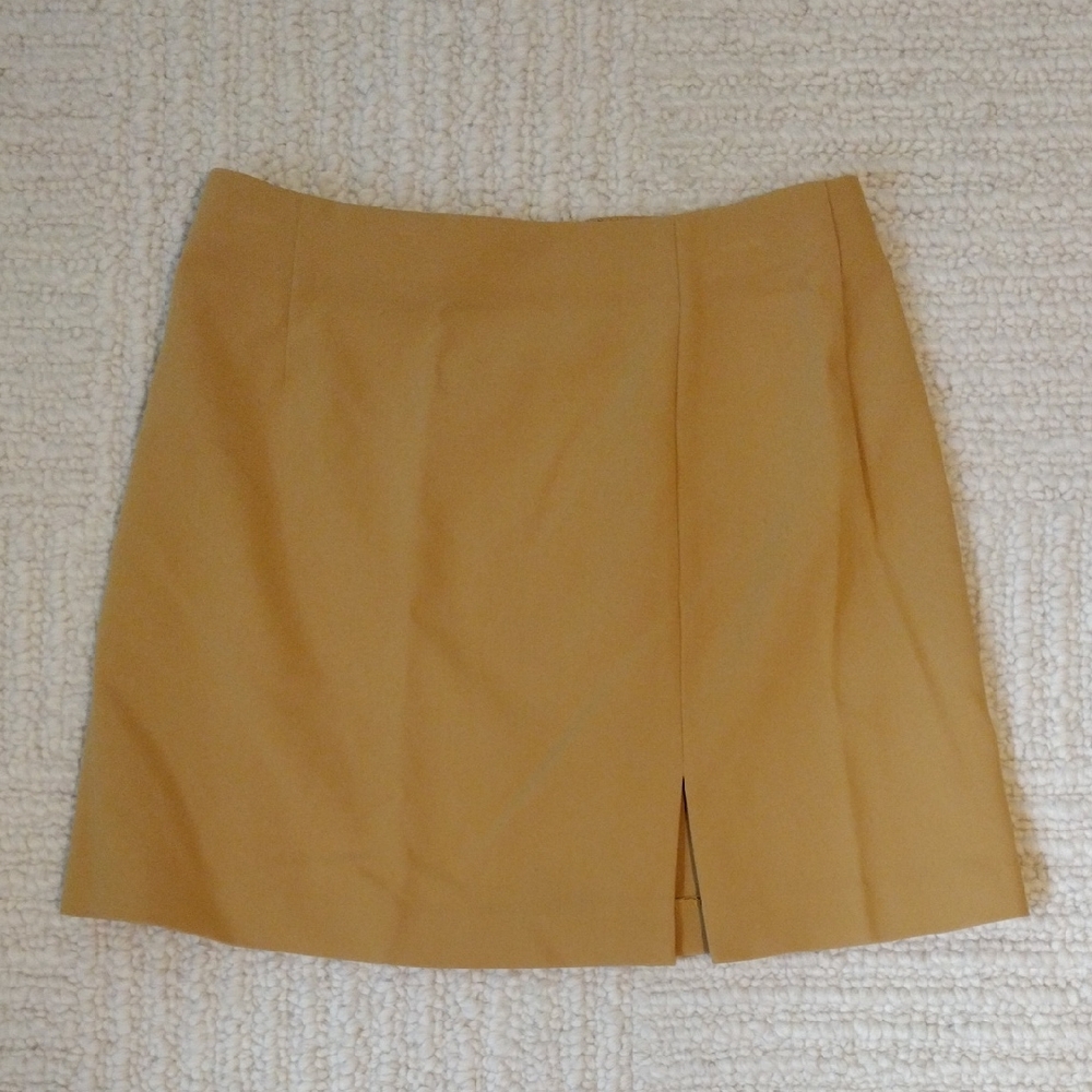 Uniqlo Classic Tan Women's Skirt